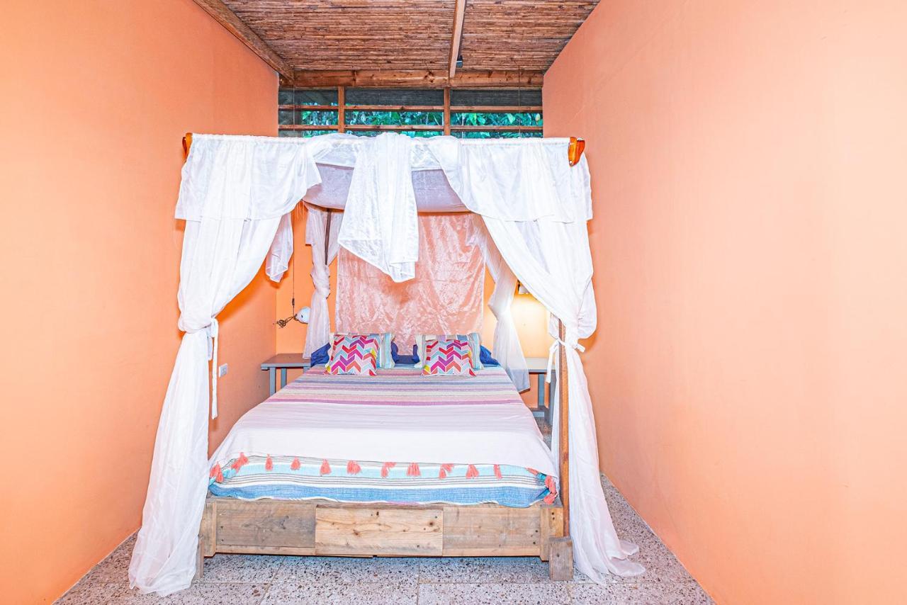 Casa La Colmena Villa Cahuita Eksteriør billede